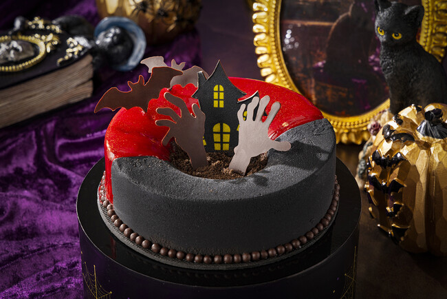 ヒルトン名古屋 【ケーキコレクション】甘く芳醇な香りが特徴の「トンカ豆」を使用したハロウィーン限定ケーキ『ゴーストハウス』を販売