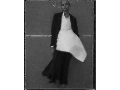 ヨウジヤマモトとサラ・ムーンのフォトブック「DIALOGUE Yohji Yamamoto and Sarah Moon」を発売