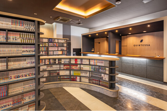 旅のスタイルで選べる8タイプの客室＆キャビン、露天風呂・サウナ付大浴場や、約1万冊のマンガライブラリー完備「クインテッサホテル福岡渡辺通 Comic&Books」2025年10月1日リブランドオープン