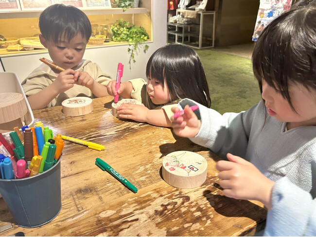 おふろcafe ハレニワの湯にて「敬老の日ありがとう風呂」を実施。9月9日より、入館されたお子さまからメッセージを募集します