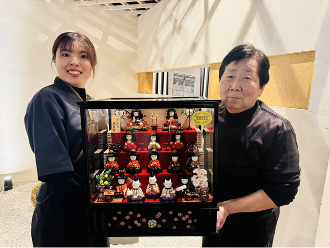 《お雛さまお借りします》 おふろcafe 白寿の湯にて、タンスに眠るお雛さまに晴れ舞台をご用意するひなまつりイベント