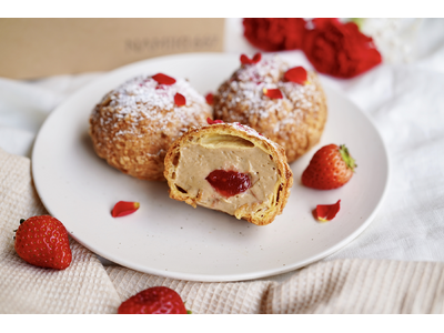 母の日に贈る“食べられる花束”ホテルメイドの香り豊かな「紅茶とバラのシュークリーム」