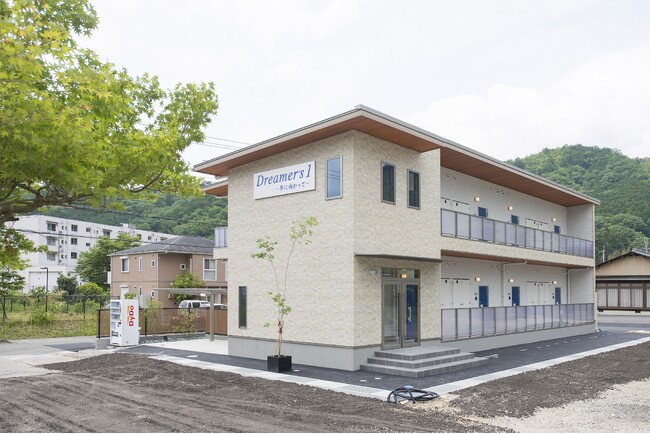 兵庫県丹波市にて自社社員が施工を手掛けたCLTパネルを用いた社員寮が完成