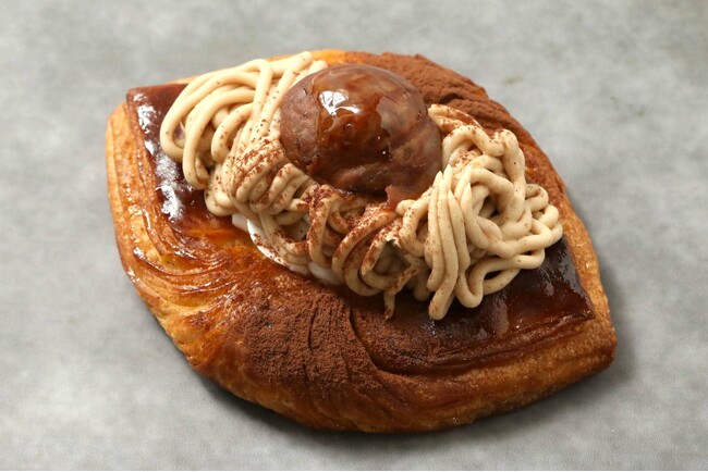 【秋の味覚×デニッシュ】ブーランジェリー「バゲットラビット」よりみずみずしさ弾けるシャインマスカットや紅あずまを使用したデニッシュをはじめ、“モンブラン仕立て”の栗デニッシュなど秋限定のパンを新発売！