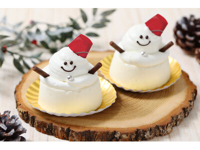 【クリスマススイーツ】累計販売数5万個※1突破の愛らしい雪だるまスイーツ『スノーレアチーズ』や旬の苺を飾ったクリスマスパルフェをはじめ、サンタ帽でおめかしした限定の「シャンティちゃん」を新発売！