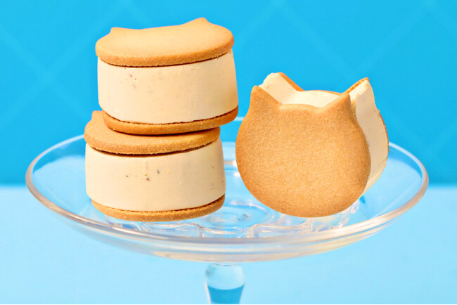 【ひんやり！夏のねこ型スイーツ】塩キャラメルの甘じょっぱさを楽しめる『ねこねこバターサンド～塩キャラメル～』や冷やしておいしい『ねこねこレモンケーキ』など「喫茶ねこねこ」をテーマにしたスイーツが新登場