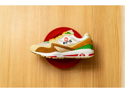 『天下一品』×『le coq sportif』“鶏”が共通項ラーメンとファッションの異業種による周年記念コラボレーション企画 ”ラーメンの具材やどんぶり”からインスパイアされた限定スニーカーが誕生！