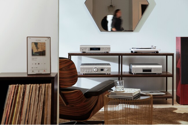 [Denon Abvf[g] HEOS Built-iniHEOSAvQobuz̃nC]Xg[~OɑΉ