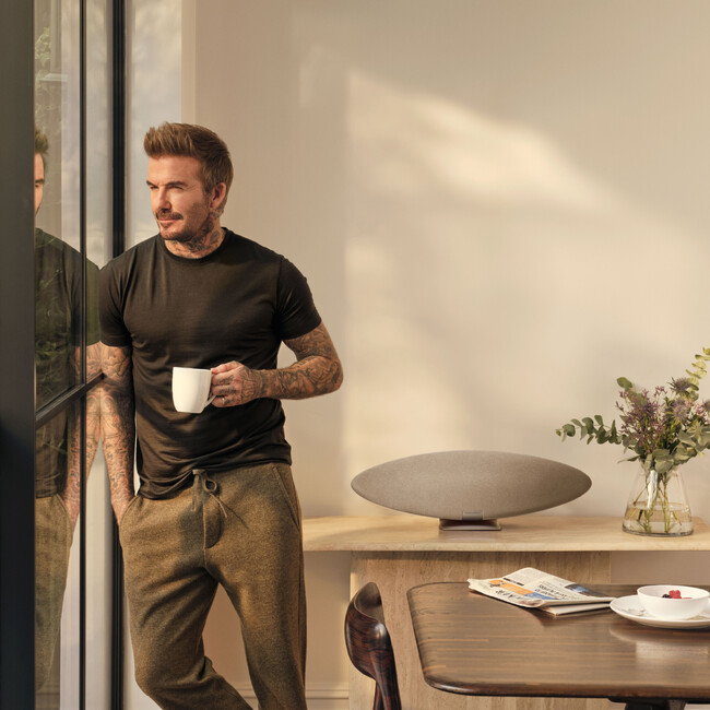 [Bowers & Wilkins �C�x���g���] ��}�����Y���ɂăA�i���O���R�[�h���t�B�[�`���[�������Ԍ����Bowers & Wilkins�|�b�v�A�b�v�X�g�A���I�[�v��