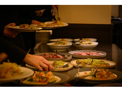 「時を巻き戻す。同窓会のための特別な校舎」神戸・北野小学校跡地の大型レストランで新たな同窓会プランを本格展開開始(神戸北野ノスタ2F/Kitano Grill＆Bar)