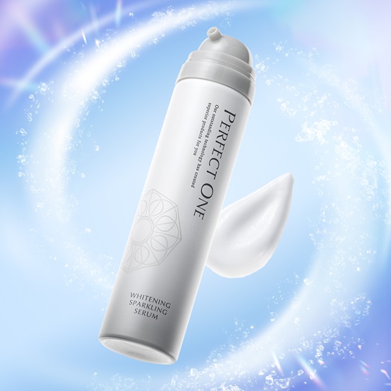 大人の肌くもりをケアし、晴れやかな透明感のある肌へ。日本初のオールインワン炭酸美白セラムを新発売