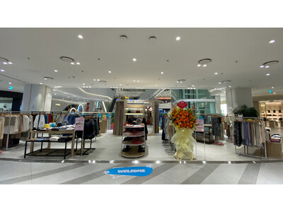 「earth music&ecology」「AMERICAN HOLIC」ベトナム初進出！ストライプベト...