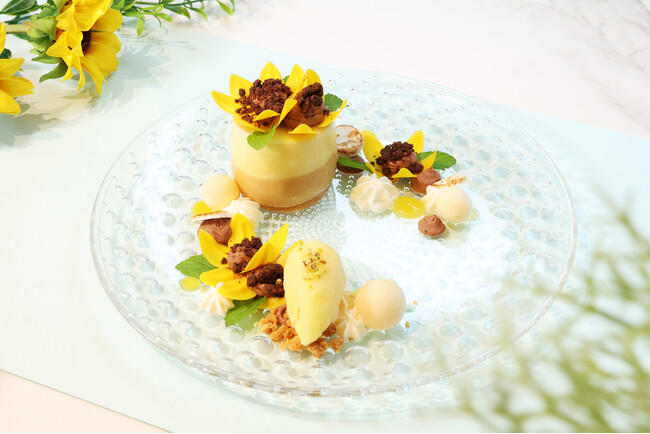 夏の自由が丘で、ひまわりとショコラにときめくティータイム。 カフェ ベルアメールの夏期限定のアフタヌーンティー、パフェが7/1(火)より登場。
