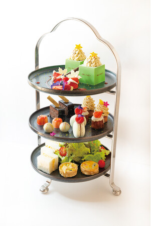 京都で味わう、晩秋から冬への贈りもの。「ベルアメール京都別邸」のショコラバーに、柚子や苺、栗を使った季節限定デセールや、クリスマスを彩るアフタヌーンティー、パフェが登場。