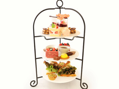 ベルアメール自由が丘カフェに春到来。苺と桜が主役の限定スイーツコレクションが春色に咲き誇る