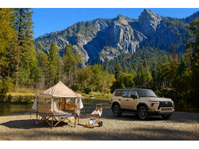 �S���t�o�b�O�T�C�Y����A����1�l�E��3����5�l�����낰�郊�r���O�ɁBLUXURY MOBILE LIVING�uZEROPOD�v�����N�T�X�p��œ��ʓW��