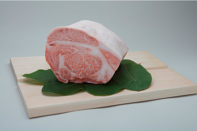 クイーンズ伊勢丹初登場！自然と共存する希少なブランド牛！地元名産のみかん（皮）を食べて育てた「みっかび牛」