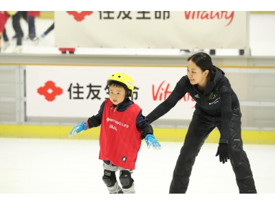 イベント報告 浅田真央さん 舞さんによるスケート教室 住友生命 Vitality スケートチャレンジを開催 企業リリース 日刊工業新聞 電子版