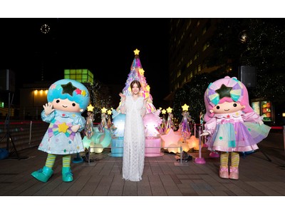 キキ&ララが星のステッキで新宿サザンテラスをライトアップ！ゲストの元乃木坂46・松村沙友理さんも「キラキラでかわいい！」と大興奮「Twinkle Color Christmas 2021」点灯式を実施