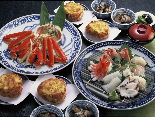【加賀RICH NEWS 2025 秋号】食事×文化が旅行の新トレンド！観光庁も推進「ガストロノミーツーリズム」石川県・加賀地方の伝統と歴史、文化を食事で体感