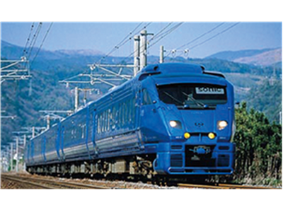 特急列車内に鉄道グッズ専用自動販売機が登場！