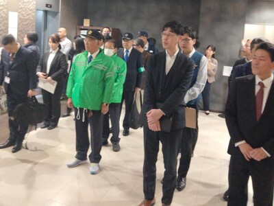 �y�����Ȃ�ً}���ɂ��Ջ@���ςɑΉ��ł���z�e���Ƃ��Ēn��Љ�֍v���z�X�g�[�J�[��Q�Ȃǂ�z�肵���u�������݃X�e�[�V�����v�A���H�I�Ȗ͋[�P�����R���t�H�[�g�z�e�����É��V�������ɂĎ��{