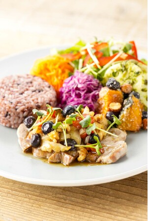 【大好評につき第3弾！】わかさ生活×タニタカフェ ブルーベリーをふんだんに使ったコラボメニューが9月5日(土)より期間限定で登場！