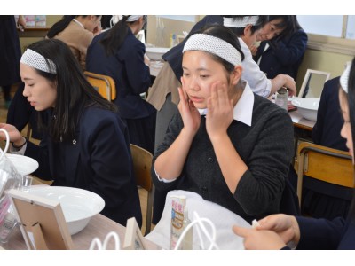 名古屋で女子高生に”肌”の授業を開催/生徒たちの声「普段教わる機会少なく勉強になった」「正しい肌ケアは大事」とメイク落としの大切さを実感