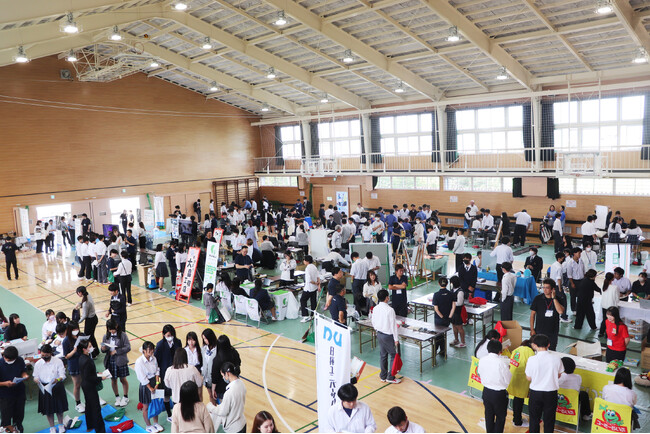 小田原北高校で体験型企業説明会「COURSE EXPO」を開催