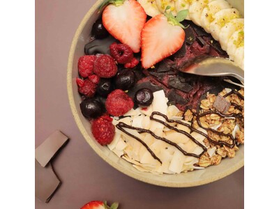 《THE_B冬の新メニュー》割って楽しむクラッキングアサイーボウル、デザートのようなバナナココア、栄養満点焼きいもポタージュ。今冬限定