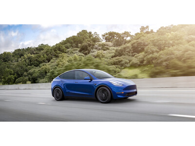 Tesla のミッドサイズSUV Model Y に待望の「ロングレンジ」が登場