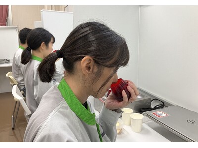 アメリカ油化学会から７年連続で「オリーブオイル官能評価パネル」認定