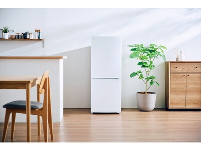 ひとり暮らしの新しいスタンダードに。パーソナルな2ドア冷凍冷蔵庫 「2ドア冷凍冷蔵庫（HR-E914W）／（HR-E918W）」
