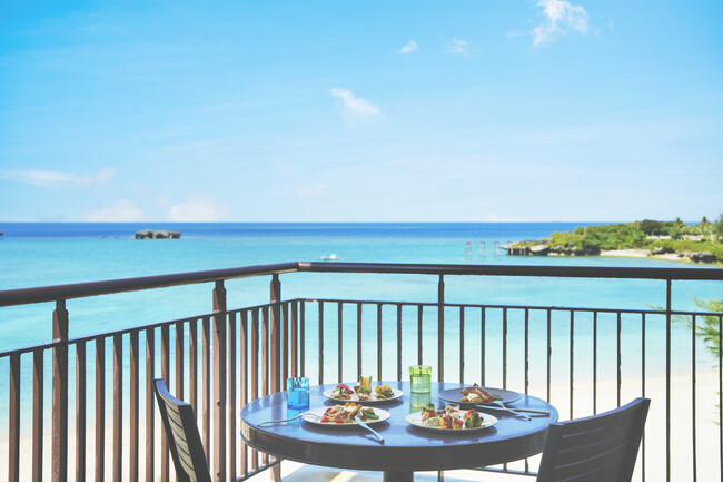 海を望む絶景ダイニング「万座グリル」2026年3月1日再始動