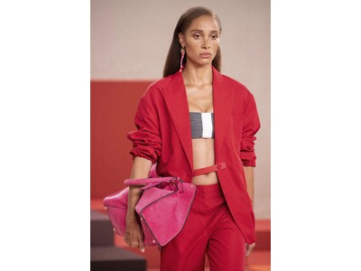 フェンディ、ソフトな新作ホーボーバッグ「フェンディ ウェイ」を発売