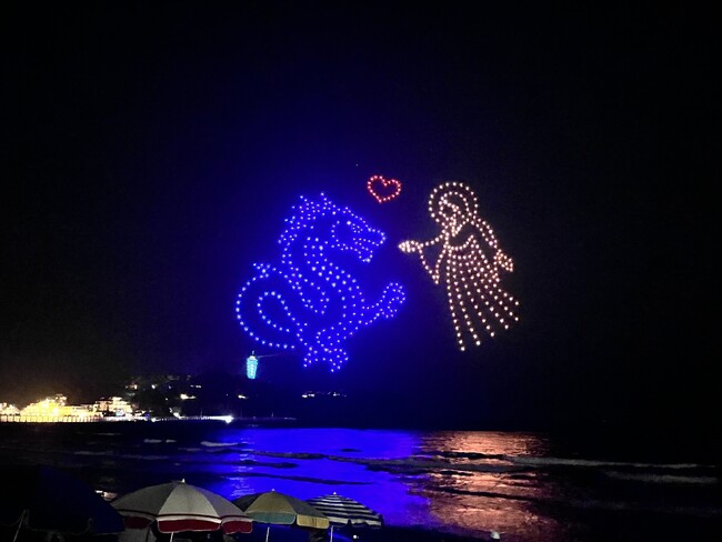 プレスリリース「8月19日（火）に、江の島の伝説をもとにしたドローンショーを初開催 来場者に新たな文化的エンターテインメントを提供し約3.5万人から大歓声」のイメージ画像