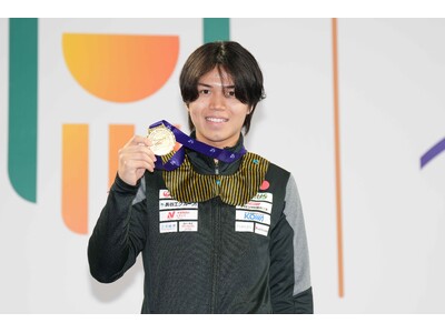 フェンシング　男子フルーレ・ワールドカップ個人戦で 飯村一輝選手が金メダル獲得！