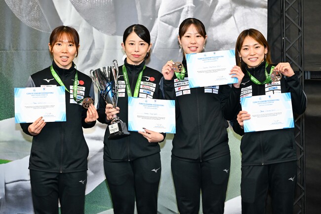 フェンシング 女子フルーレ日本代表、ワールドカップ団体戦で銅メダル獲得！