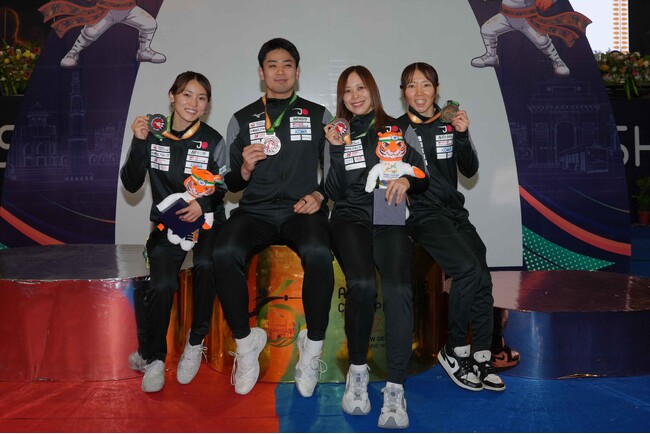 フェンシング アジア選手権大会女子フルーレで金メダル・銀メダル・銅メダル、男子サーブルで銅メダルを獲得