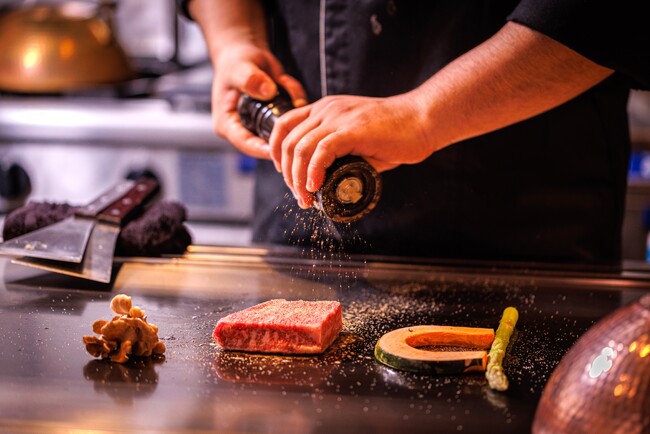 “予約70%モデル”で新宿歌舞伎町を席巻した「KOBE Beef Emperor Steak」の2号店オープン！京都・三条京阪に5月1日新規出店｜空中階×インバウンド戦略で次の成長フェーズへ