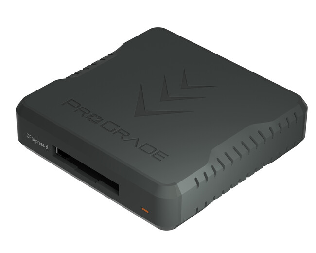 USB4.0ΉCFexpress Type B VOXbgJ[h[_[{