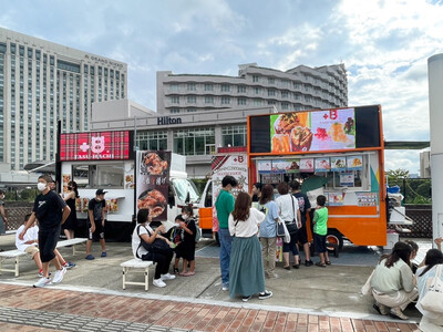 デジタルサイネージ搭載キッチンカー『エンタカー』がアカペライベント「Seaside Street Tokyo 2022」のコラボ出店ブースとして活躍！