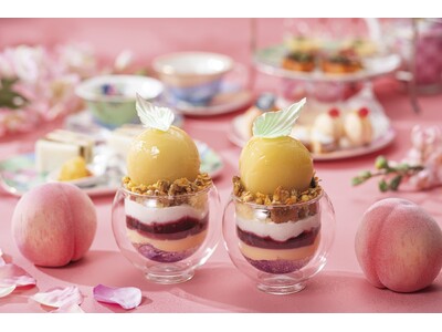 【白桃丸ごと1個パフェが主役】夏のAFTERNOON TEA with “SIROCCO”「ピーチ」／ザ ロイヤルパークホテル アイコニック 東京汐留