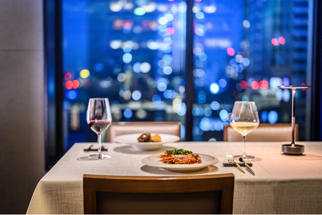 煌めく夜景とワインに酔いしれる、秋香るフレンチディナー/ザ ロイヤルパークホテル アイコニック 大阪御堂筋