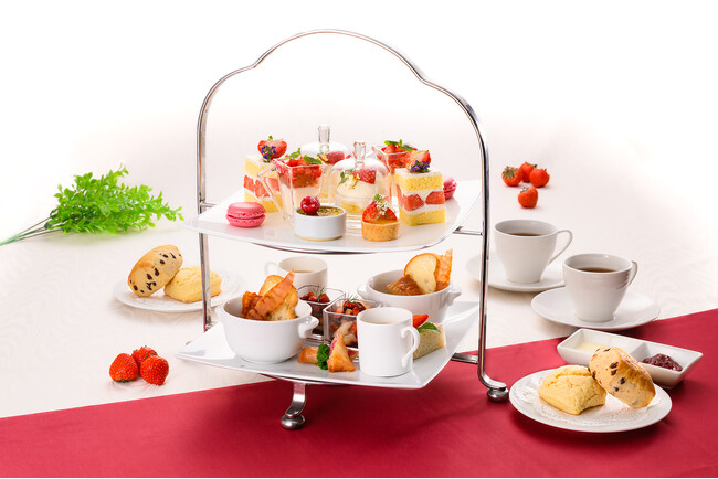 ポム・ダダン 苺のアフタヌーンティー/丸ノ内ホテル