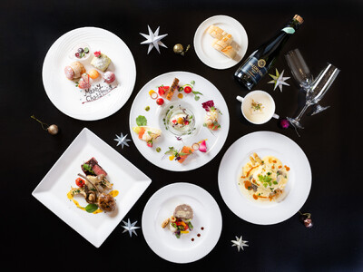 【ザ ロイヤルパークホテル 広島リバーサイド】クリスマスらしい華やかなコース料理をランチとディナーで提供