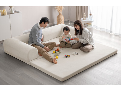 たたむとすっきり、広げるとゆったりの「自由なくつろぎ」日常にフィットする『折りたたみ組み換えソファ』発売