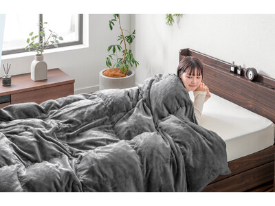 羽毛布団と毛布の“いいとこどり”『UMOFU』が登場！ふっくら軽い掛け心地と、なめらかな肌触りをこれ1枚で