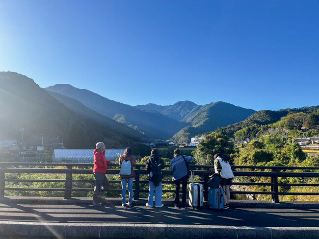 新渡戸文化高等学校の生徒が企画！愛媛の限界集落にて、高校生の親子を対象にした２泊３日の「人生の選択肢を増やし新しい価値観を得るツアー」を募集開始。