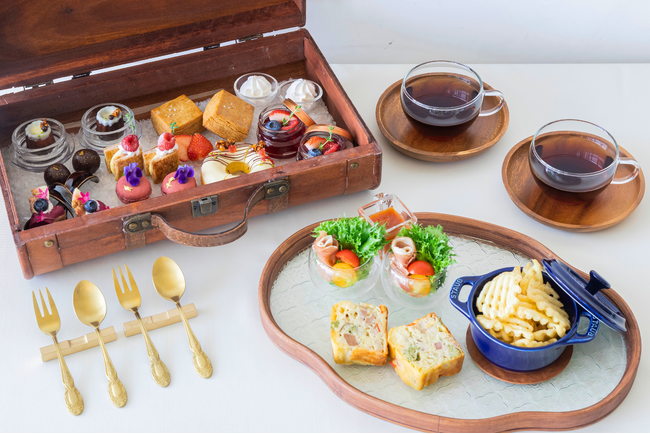 【神戸市中央区】～駅から徒歩10分で非日常空間へ～結婚式場内のアフタヌーンティー専門カフェ「Cafe ESPACE」よりホリデーシーズンを楽しむ冬季限定アフタヌーンティー提供